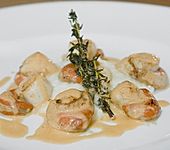 Sautierte Jakobsmuschel auf Topinamburp&uuml;ree in Hummerbisque (Bild)