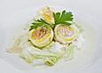 Roulade von Seezunge und Lachs auf gebratenem Chinakohl in Limonensauce