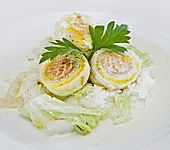 Roulade von Seezunge und Lachs auf gebratenem Chinakohl in Limonensauce (Bild)