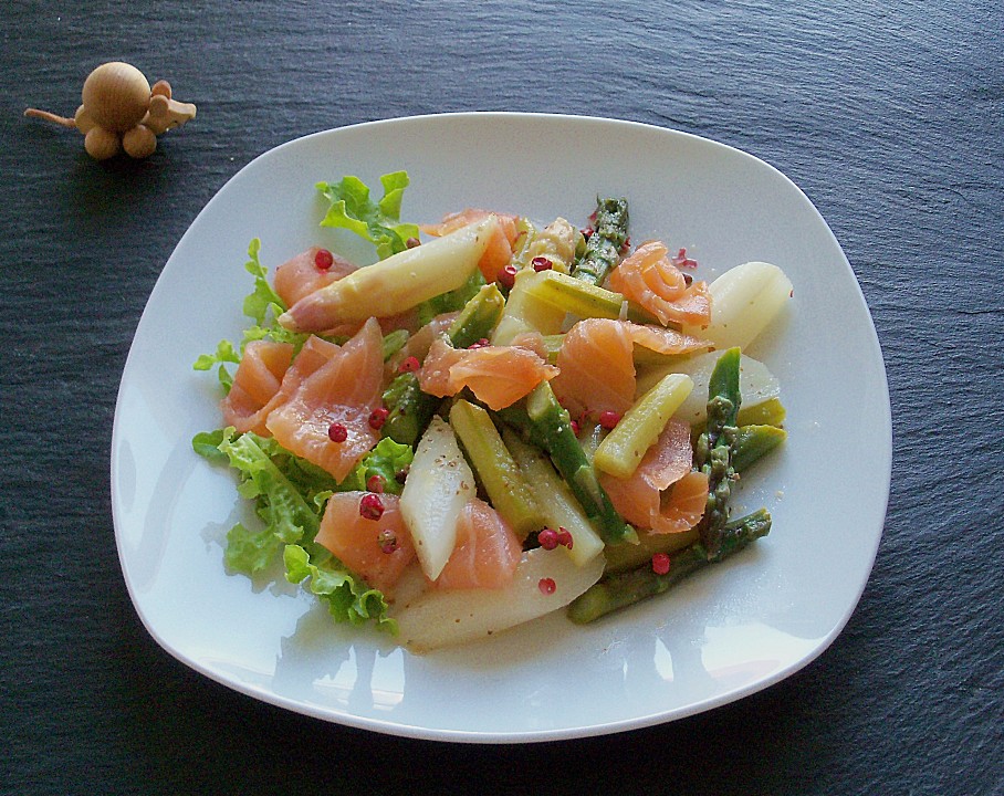 Spargel - Salat mit Räucherlachs und rosa Pfeffer (Rezept mit Bild ...