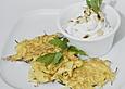 Steckr&uuml;benbratlinge mit Ziegenfrischk&auml;se � Dip und Pinienkernen