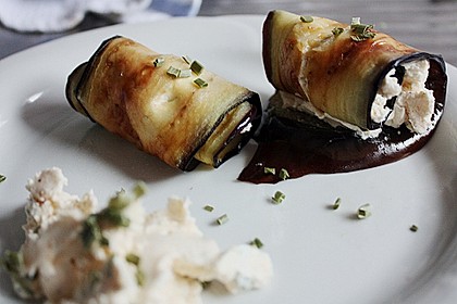 Auberginenröllchen mit Frischkäse 2