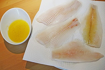 Gegrillter Fisch in Zitronenbutter