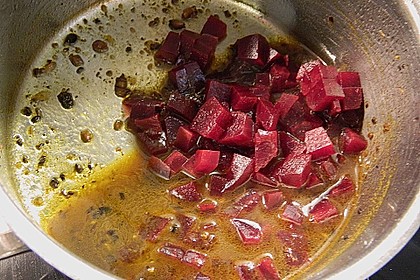 Rote Bete auf Feldsalat mit Speck, Orangen und Fenchelaromen 9