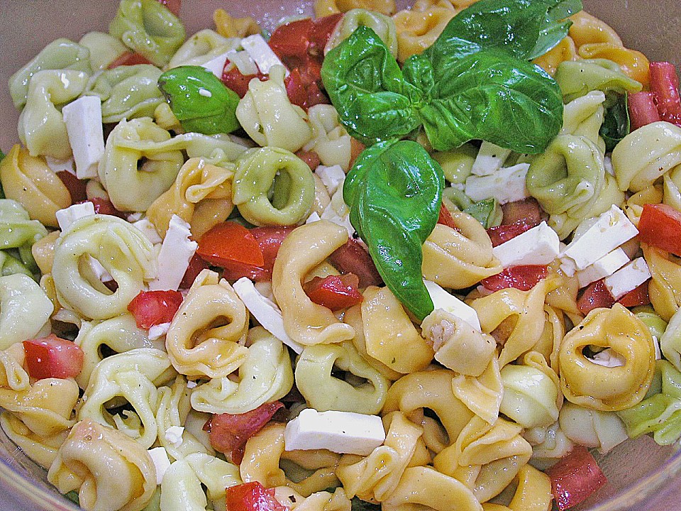 Tortellini - Salat mit Schafskäse und Tomaten (Rezept mit Bild ...