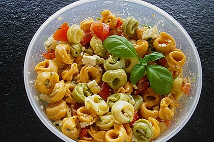 Tortellini - Salat mit Schafsk&auml;se und Tomaten 2