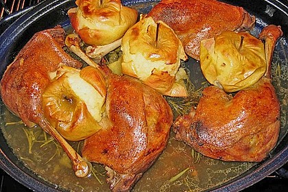 Knusprige Gänsekeulen mit Bratäpfeln 16