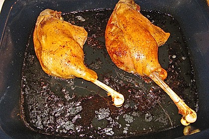 Knusprige Gänsekeulen mit Bratäpfeln 25