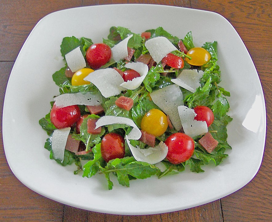 Tomaten - Rucola - Salat mit Schinken und Parmesan (Rezept mit Bild ...