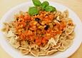 Julies Makkaroni mit Oliven - Gem&uuml;sebolognese