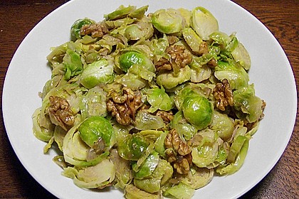 Rosenkohl mit Waln&uuml;ssen