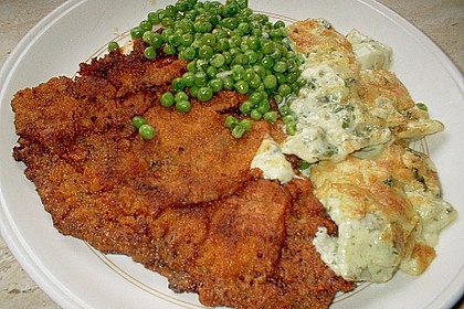 Falsches Schnitzel Wiener Art  mit Spinattaschen und s&uuml;&szlig;en Erbsen