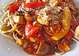 Pasta asciutta mit Paprika und Champignons