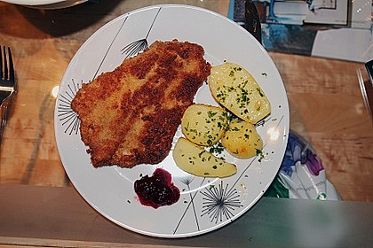 Original Wiener Schnitzel mit Petersilienkartoffeln 35