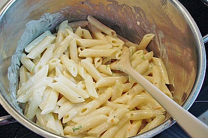 Penne rigate mit scharfer Käsesauce 6