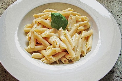 Penne rigate mit scharfer Käsesauce 2