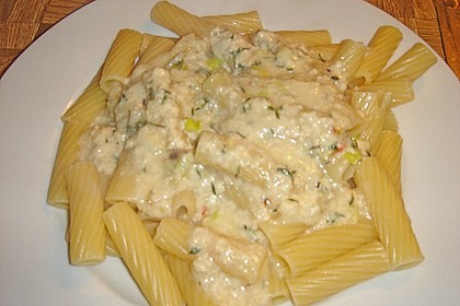 Penne rigate mit scharfer Käsesauce 8