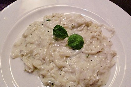 Penne rigate mit scharfer Käsesauce 12