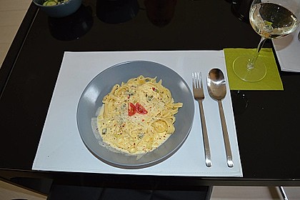 Penne rigate mit scharfer Käsesauce 5