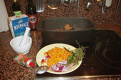 Gef&uuml;llte Lammlachse mit Rosinen - Rotweinsauce NT