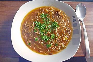 Asia-Nudelsuppe