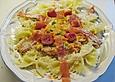Farfalle mit roten Linsen