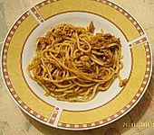 Nudeln in Thunfisch - Tomaten - Sauce (Bild)