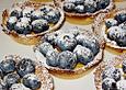 Kleine feine Vanillet&ouml;rtchen mit frischen Beeren