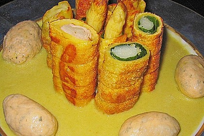 Spargel - Mangold - Rollen auf Wei&szlig;weinsauce mit Lachsnockerl