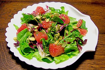 Fruchtiger Blattsalat