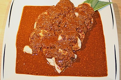 In Sake ged&auml;mpfte H&uuml;hnerbrust mit Sesamsauce