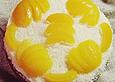 Marillenkuchen mit Topfen - Obers - Creme und Kokosflocken