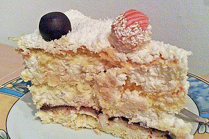 Kokos - Raffaello - Torte mit Nougat und Marzipan 3