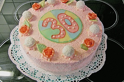 Kokos - Raffaello - Torte mit Nougat und Marzipan 5