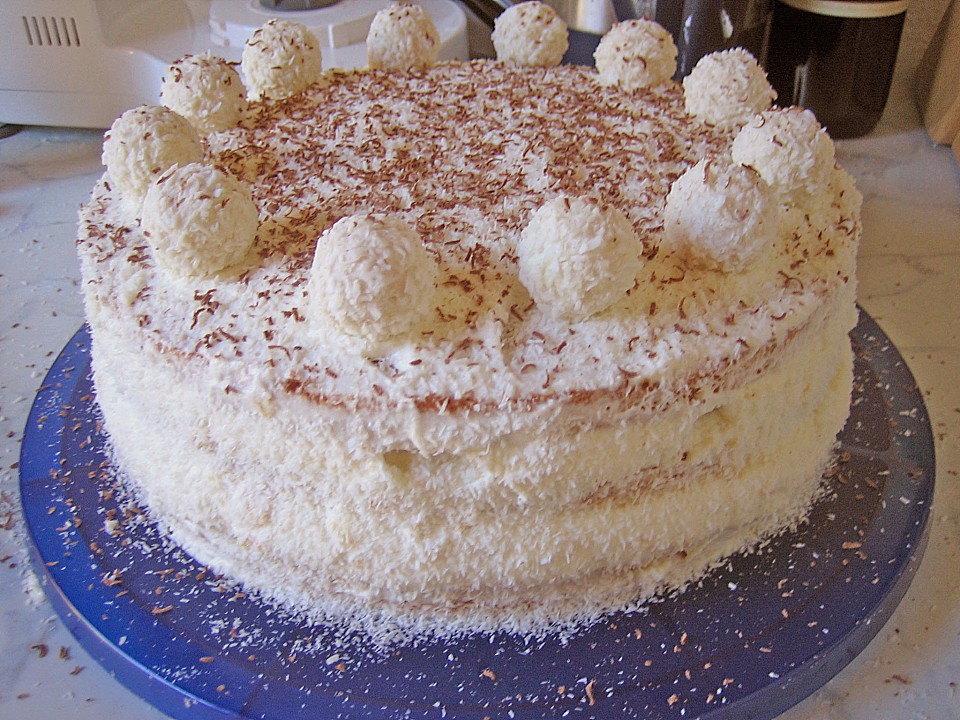 Kokos - Raffaello - Torte mit Nougat und Marzipan (Rezept mit Bild ...