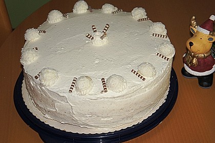 Kokos - Raffaello - Torte mit Nougat und Marzipan 10