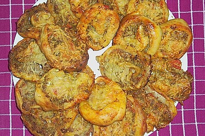 Pizzaschnecken mit  Hackfleischf&uuml;llung 3