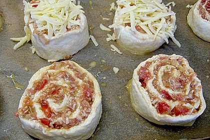 Pizzaschnecken mit  Hackfleischf&uuml;llung 7