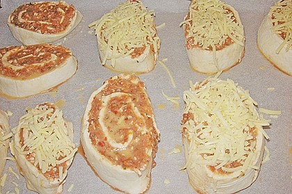 Pizzaschnecken mit  Hackfleischf&uuml;llung 10