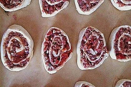 Pizzaschnecken mit  Hackfleischf&uuml;llung 22
