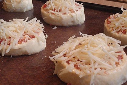 Pizzaschnecken mit  Hackfleischf&uuml;llung 26