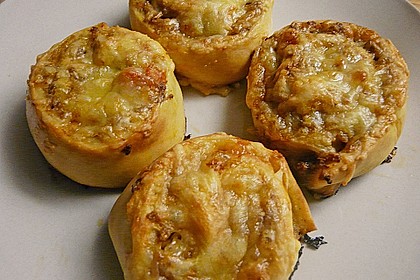 Pizzaschnecken mit  Hackfleischf&uuml;llung 30