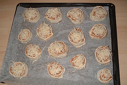 Pizzaschnecken mit  Hackfleischf&uuml;llung 32