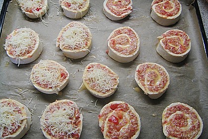 Pizzaschnecken mit  Hackfleischf&uuml;llung 37