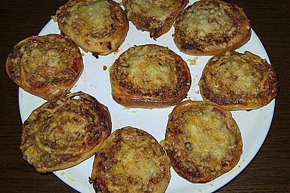 Pizzaschnecken mit  Hackfleischf&uuml;llung 2