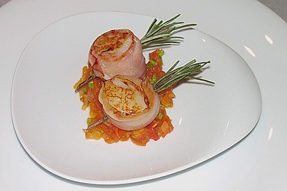 Jakobsmuschel im Baconmantel auf Tomaten und Oliven 7