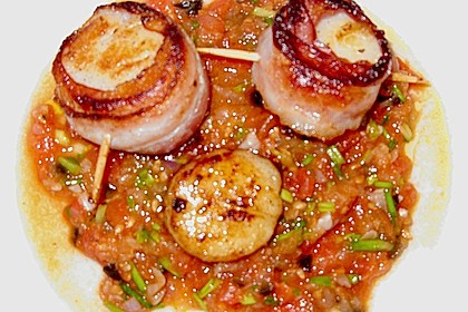 Jakobsmuschel im Baconmantel auf Tomaten und Oliven 10