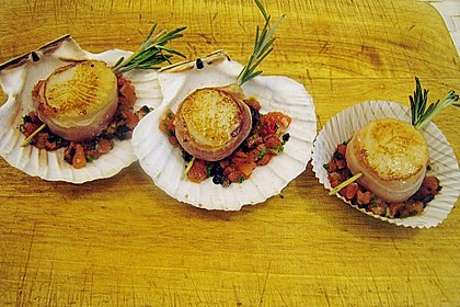 Jakobsmuschel im Baconmantel auf Tomaten und Oliven 6