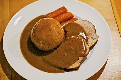 Fr&auml;nkischer Schweinebraten mit dunkler Brotso&szlig;e 2