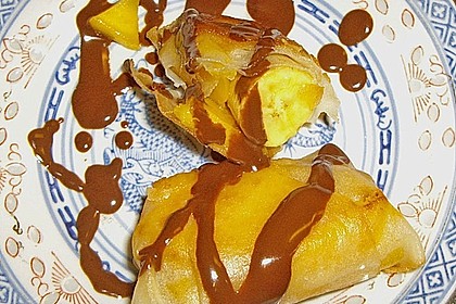Banana und Mango Springroll mit Kokos - Schoko - Ganache 3